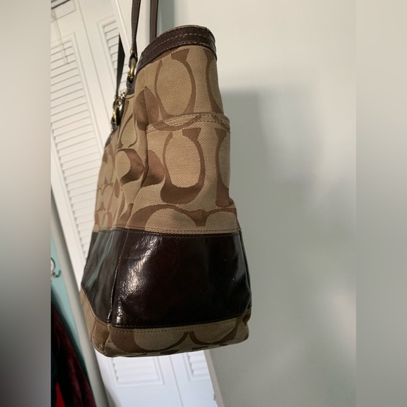 Vintage Coach Tote and or Diaper Bag 7 pockets inside, 2 outside slots & zipper - Picture 14 of 17